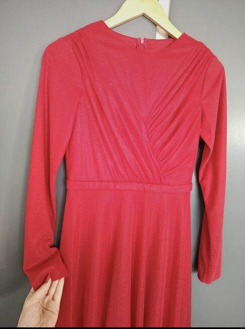 Długa czerwona sukienka