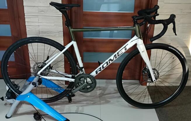 Rower szosowy Romet Huragan 4 Rozmiar 56 L + trenażer GRATIS