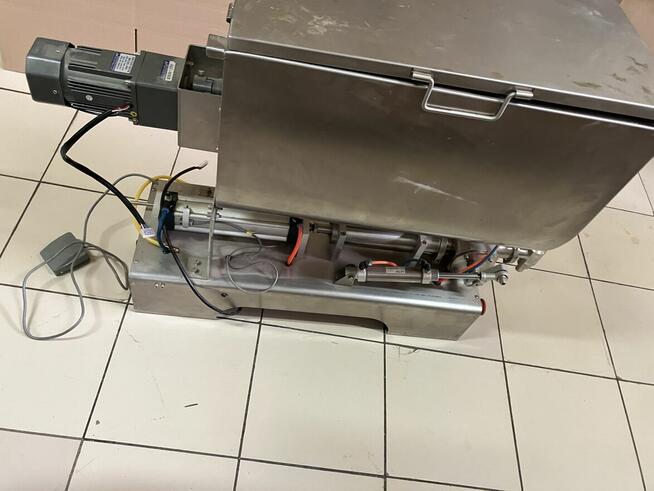 Dozownik do past z mieszalnikiem