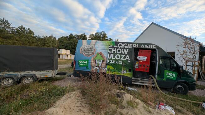 Profesjonalne ocieplenie dachu i poddasza celulozą w Toruniu