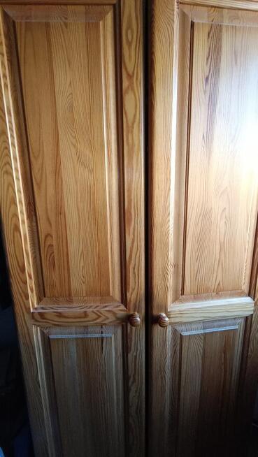 Sprzedam meble sosnowe w dobrym stanie