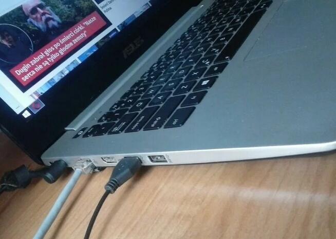 Laptop Asus 128GB SSD Core i3 LCD 14 Win8.1 + 17 filmów !