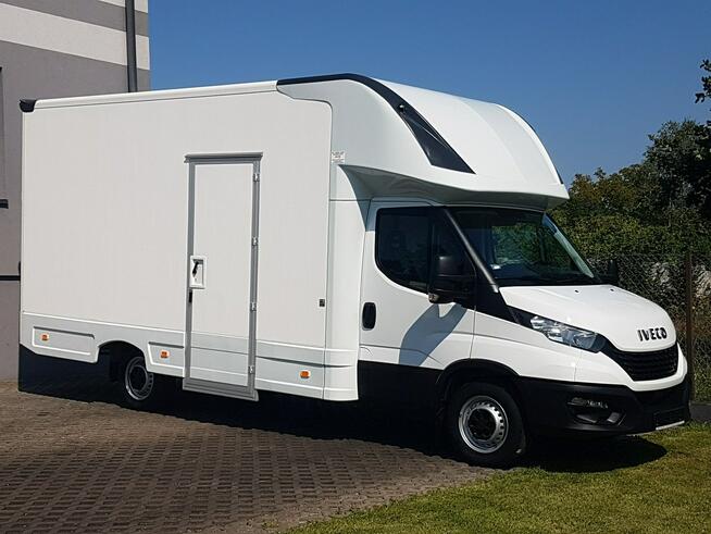 Iveco Daily KONTENER NISKOPODŁOGOWY 4,43x2,23x2,42 KAMPER SKLEP BAR FOODTRUCK AC