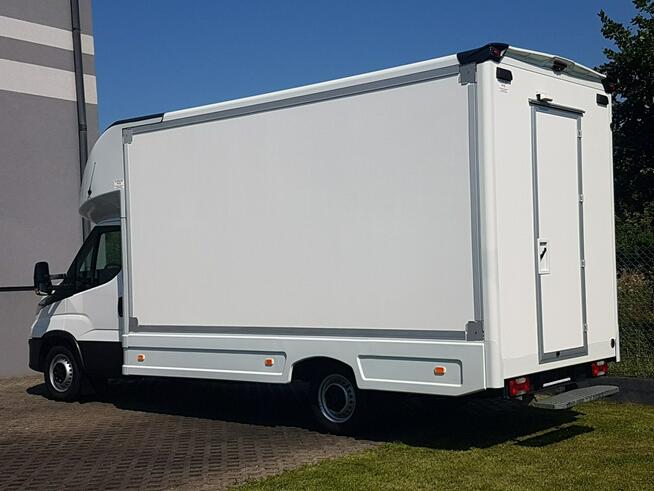 Iveco Daily KONTENER NISKOPODŁOGOWY 4,43x2,23x2,42 KAMPER SKLEP BAR FOODTRUCK AC
