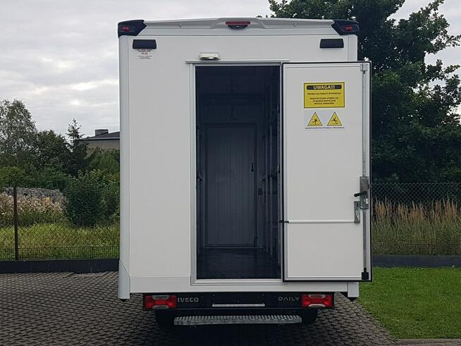 Iveco Daily KONTENER NISKOPODŁOGOWY 4,43x2,23x2,42 SKLEP BAR FOODTRUCK KAMPER AC