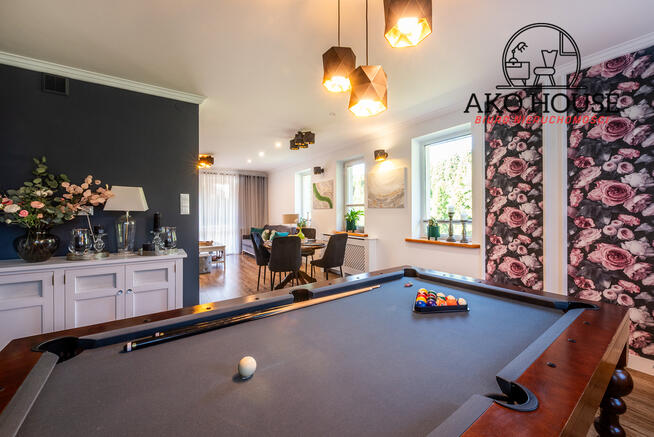 Dom marzeń w Choroszczy – 225 m², kominek, 7 pokoi