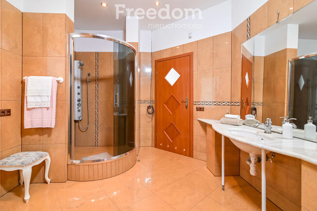 Dom w pięknej okolicy nad jeziorem, 700 m Osowej