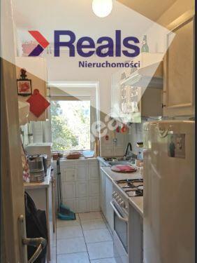 Trzy pokoje z cegły Stary Żoliborz przy Parku.