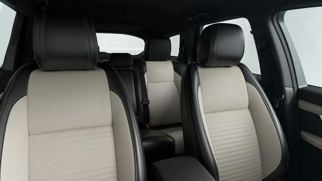 Discovery Sport 2.0D TD4 204KM AWD Dynamic SE Kamery 360st Relingi