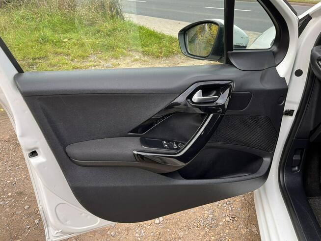 Peugeot 208 1.0 1wł Oryginal Lakier Klima Alu Tablet Stan BDB Bezwypadk opłacony