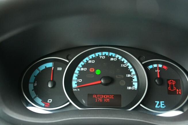 Renault Master sredniak L2H2 3 osobowy lift elektryk pełna opcja ELECTRIC 57kw77ps