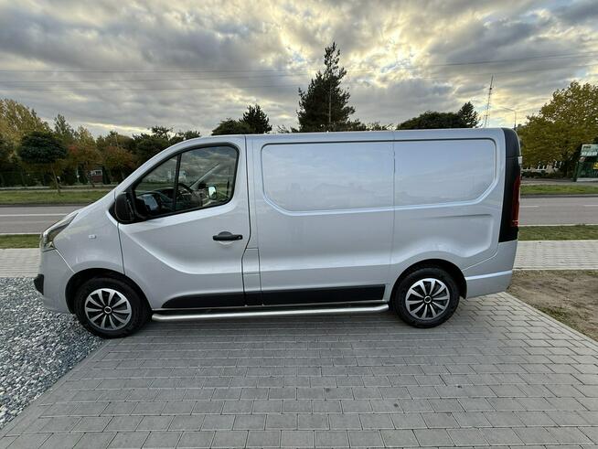 Opel Vivaro B 1.6CDTi LED 2016r Klimatyzacja Nawigacja 3-Osobowy Hak!