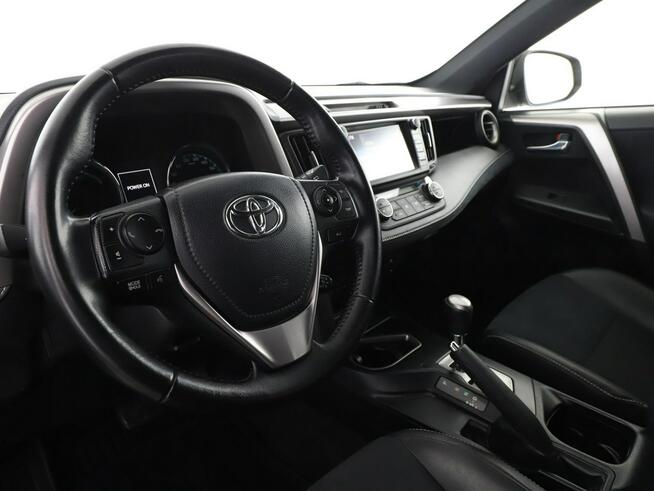 Toyota RAV-4 4x4 półskóra navi kamera grzane fotele LED asystenci Bluetooth