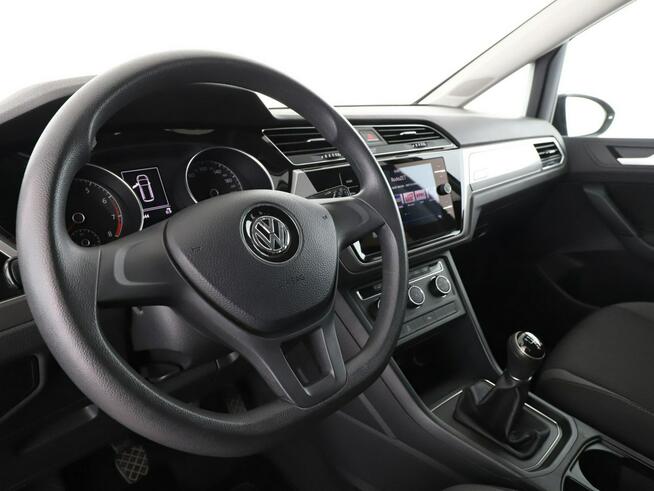 Volkswagen Touran navigacja klimatyzacja grzane fotele czujniki parkowania