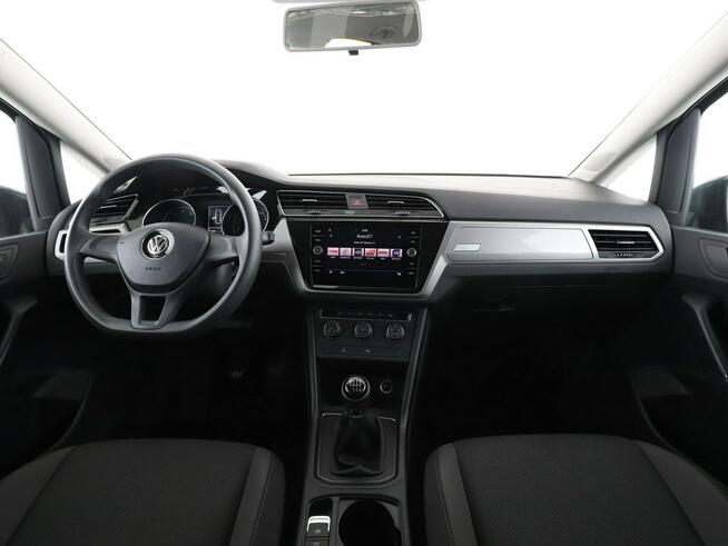 Volkswagen Touran navigacja klimatyzacja grzane fotele czujniki parkowania