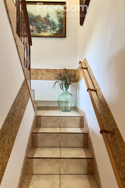 Dom z 2 lokalami - mieszkaj i zarabiaj