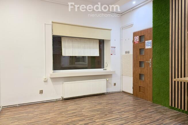 Dom z 2 lokalami - mieszkaj i zarabiaj