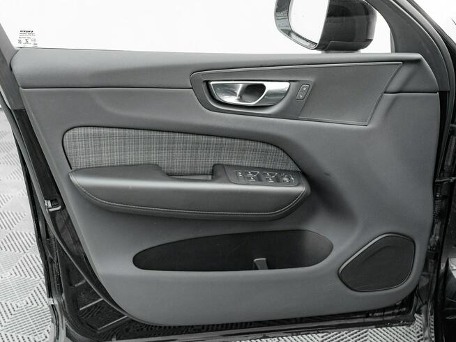 Volvo XC 60 DW8TM28#B4 B ESSENTIAL Cz.cof LED 2 stref klima Salon PL VAT23%