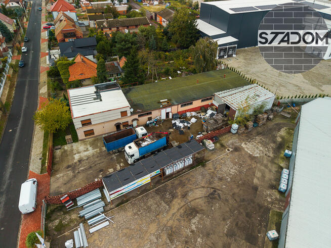 Dom z halami magazynowymi – Miejska Górka