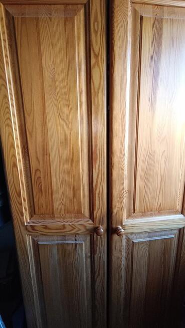 Sprzedam meble sosnowe w dobrym stanie