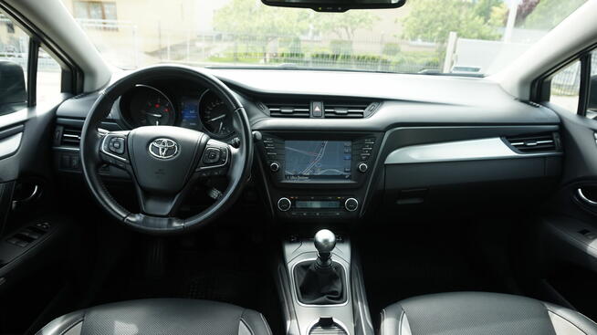 Toyota Avensis 2015r Salon POLSKA = BEZWYPADKOWY=