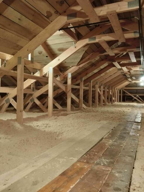 Wdmuchiwanie Celulozy Wełną Ocieplenie Domu Dachu Poddasza