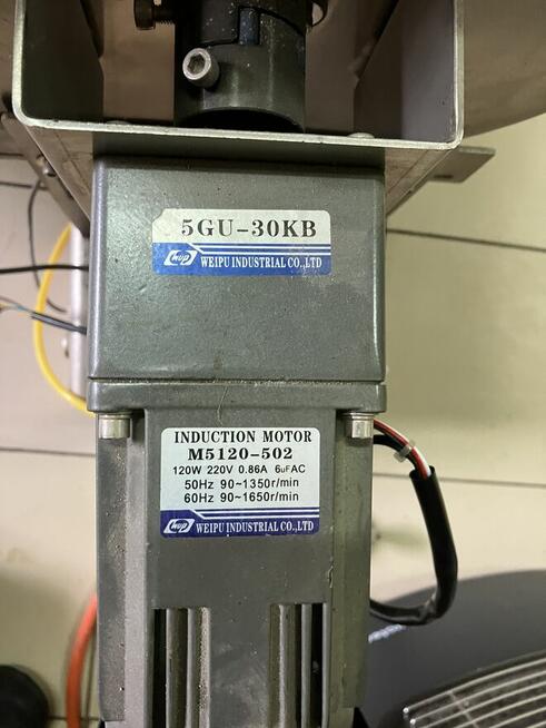 Dozownik do past z mieszalnikiem