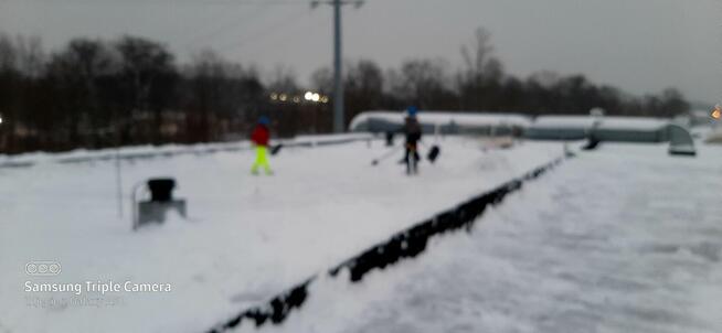 Praca odśnieżanie dachów płaskich