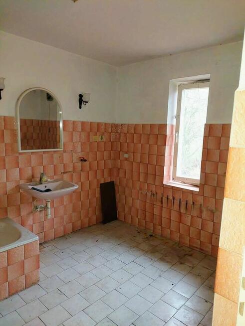 Sprzedam dom jednorodzinny DO REMONTU