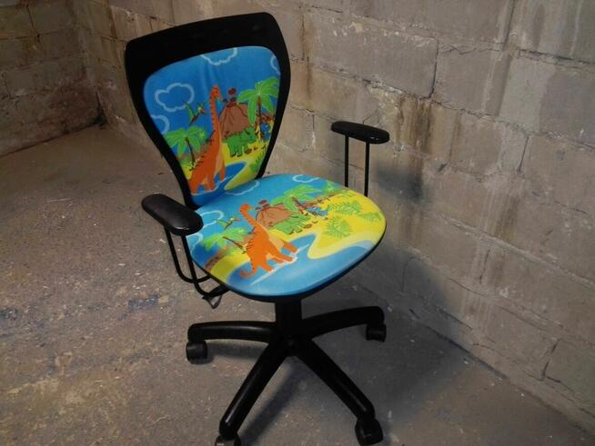 Krzesło obrotowe dla dziecka