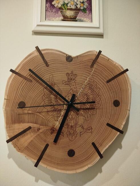 Zegar drewniany wiszący