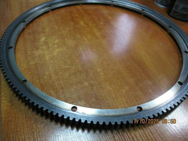 Wieniec koła zamachowego SW680