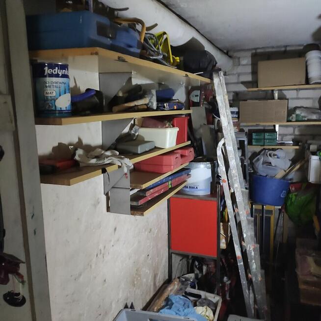 Sprzedam zawartość boksu