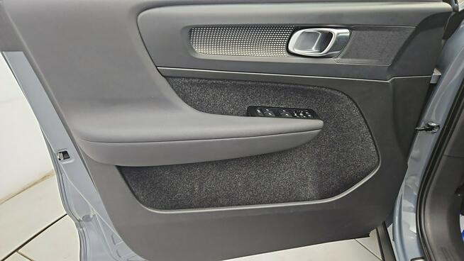 Volvo XC 40 73kWh P6 Recharge Plus aut ! Z Polskiego Salonu ! Faktura Vat 23% !