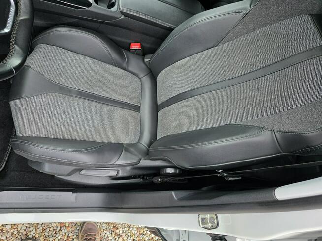 Peugeot 3008 2.0 180ps HDI Navi LED Kamera 360 Biala Perla Automat Gwarancja