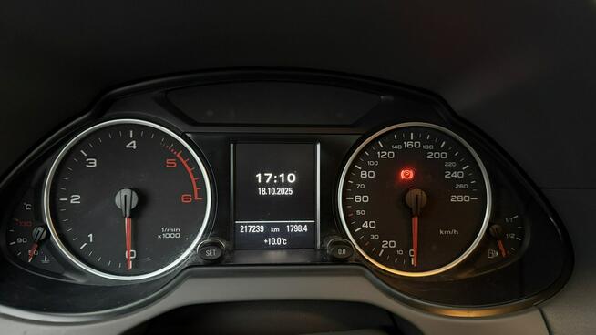 Audi Q5 2.0tdi 170KM quattro panorama ledy bi xenon skóra radar zamiana 1.r.gw