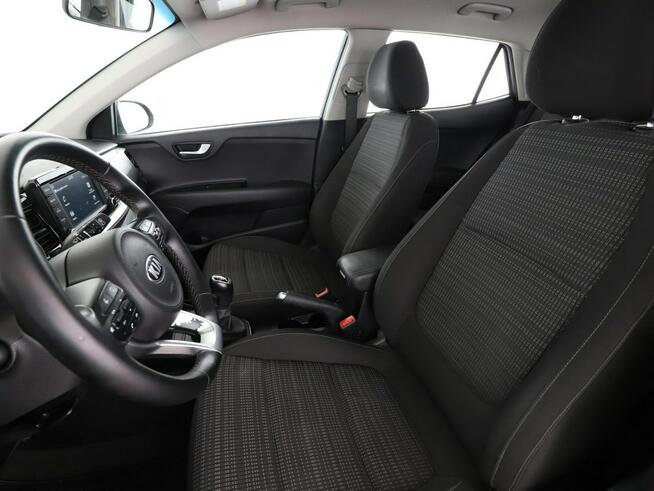 Kia Stonic klima auto kamera i czujniki parkowania Apple CarPlay & Android Auto