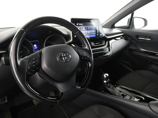 Toyota C-HR HEV navi kamera cofania klima auto LED grzane fotele