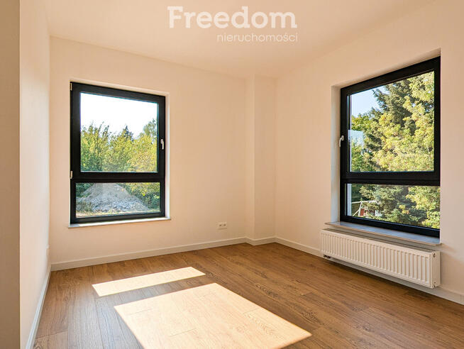 Nowy wykończony dom gotowy do wprowadzenia