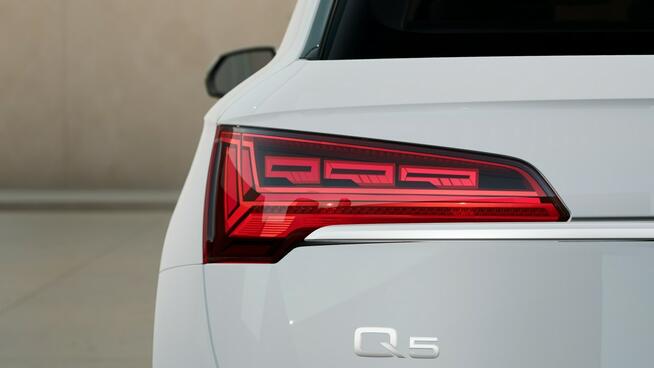 Audi Q5 LeasingOd104%_MatrixLED_Ambiente_Kamera_3-strefy_Virtual_SoundSystem_