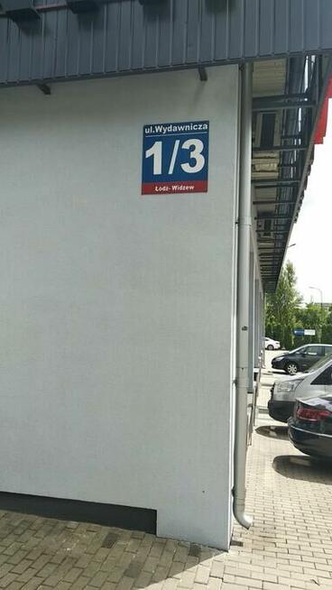 Pracownik biura obsługi klienta – sprzedawca/handlowiec