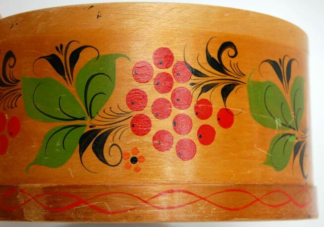 Chochłoma jarzębina ręcznie malowany okrągły pojemnik drewno