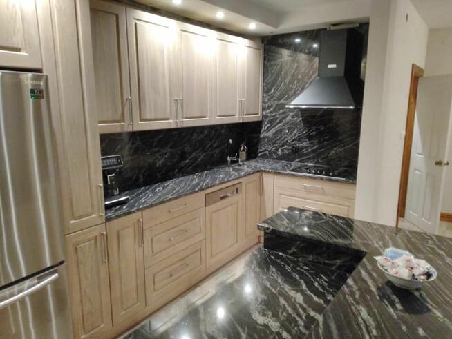 Blaty Kuchenne, schody , Parapety