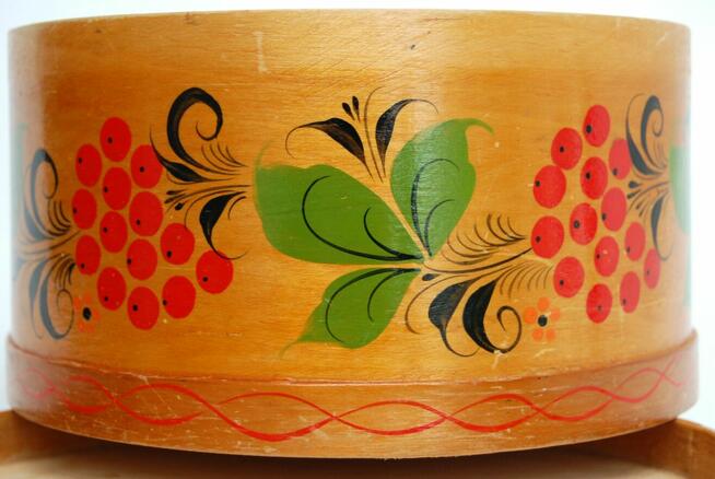 Chochłoma jarzębina ręcznie malowany okrągły pojemnik drewno