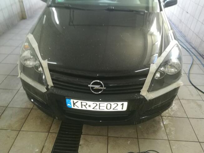 Pranie tapicerki sprzątanie samochodów