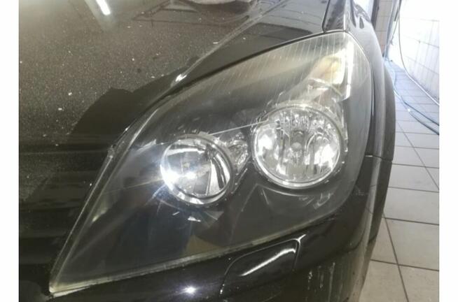 Pranie tapicerki sprzątanie samochodów