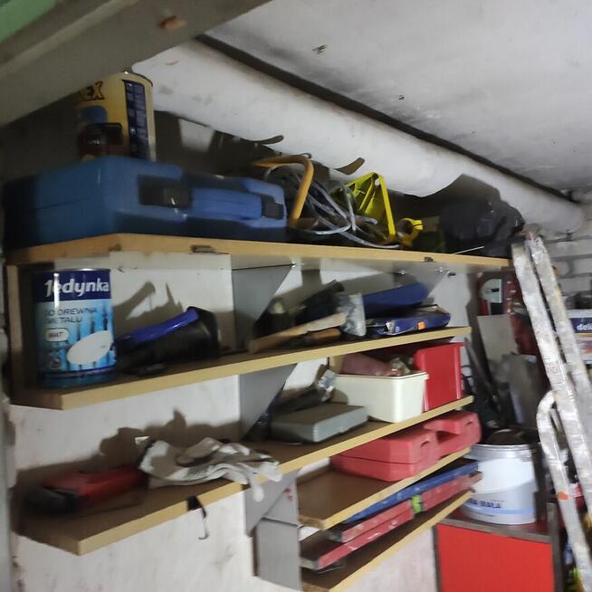 Sprzedam zawartość boksu