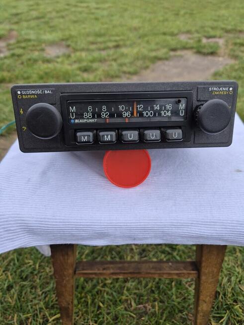 Sprzedam radio samochodowe z lat 60 -70