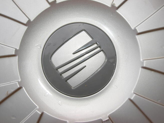 Seat kołpaki 15 oryginalne (komplet 4 sztuki)