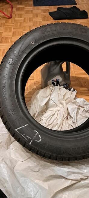 Opona Zimowa Khumo izen kw27 215/55/16 93V 8mm